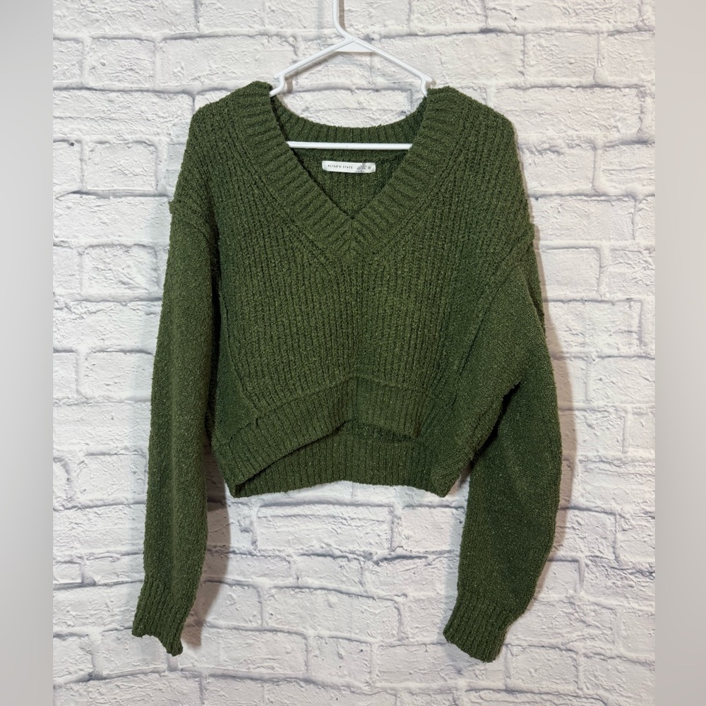 Altar’d State Olive Green V-Neck Cropped Sweater, Medium
